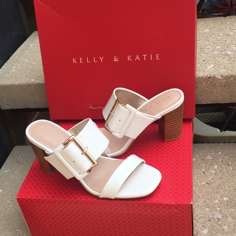 Cute summer white heels SUPER COMFORTABLE